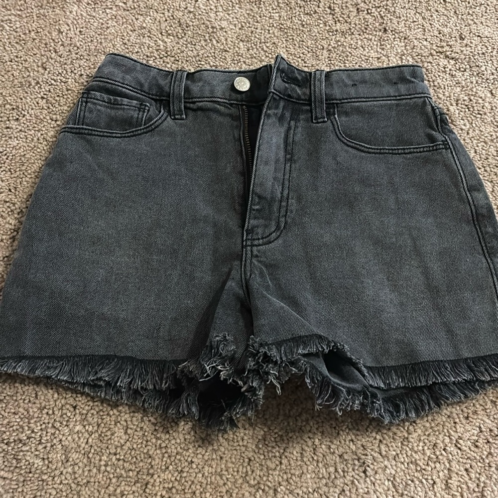 HOLLISTER
ultra high rise mom short 3”